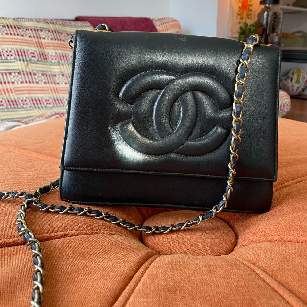 Authentic vintage Chanel Chain Shoulder Bag